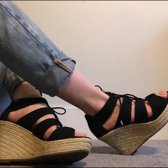 trendy wedge sandals 2019